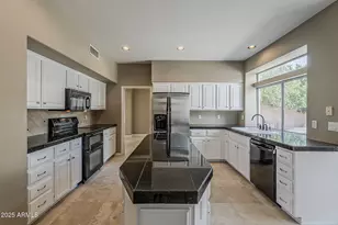 1612 E Glenhaven Dr, Phoenix, AZ 85048 - Photo 17