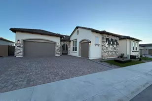 1151 E Peach Tree Dr, Chandler, AZ 85249 - Photo 1