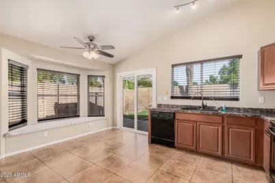 21627 N 29th Drive, Phoenix, AZ 85027 - Photo 13