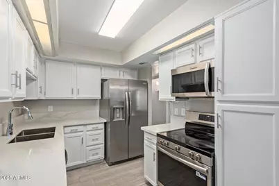 3102 E Clarendon Avenue #209, Phoenix, AZ 85016 - Photo 11