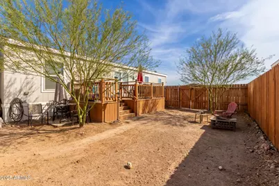 512 W Claessens Drive, Morristown, AZ 85342 - Photo 17