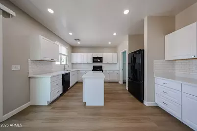 6828 S 74th Lane, Laveen, AZ 85339 - Photo 11