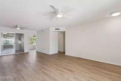 20046 N Welk Drive, Sun City, AZ 85373 - Photo 9