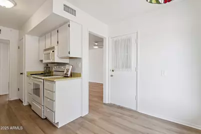 20046 N Welk Drive, Sun City, AZ 85373 - Photo 13