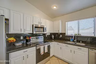 8146 W Hilton Ave, Phoenix, AZ 85043 - Photo 9