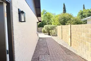 1102 E Grandview Rd, Phoenix, AZ 85022 - Photo 27