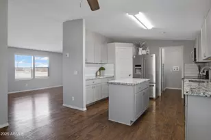 10438 E Bella Ln, San Tan Valley, AZ 85143 - Photo 13