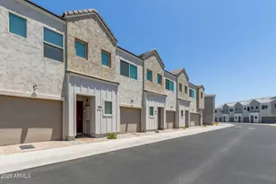 8219 N 22nd Dr, Phoenix, AZ 85021 - Photo 1