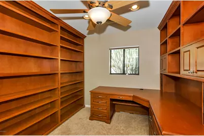 8818 N 47th Place, Phoenix, AZ 85028 - Photo 17