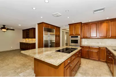 8818 N 47th Place, Phoenix, AZ 85028 - Photo 13