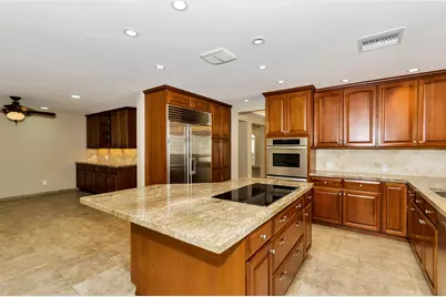 8818 N 47th Place, Phoenix, AZ 85028 - Photo 13