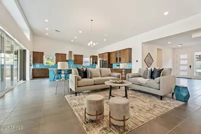 9527 S 13th Way, Phoenix, AZ 85042 - Photo 7