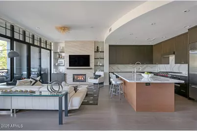 8 Biltmore, Phoenix, AZ 85016 - Photo 1