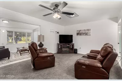 11024 W Peoria Avenue, Sun City, AZ 85351 - Photo 9