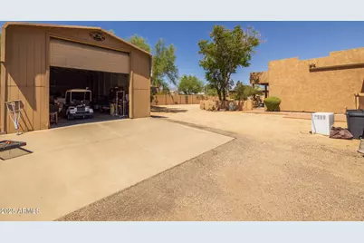 1324 W Lavitt Lane, Phoenix, AZ 85086 - Photo 57