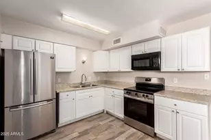 2112 W Dahlia Dr, Phoenix, AZ 85029 - Photo 9