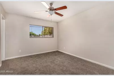 2112 W Dahlia Drive, Phoenix, AZ 85029 - Photo 11