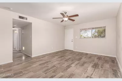 2112 W Dahlia Drive, Phoenix, AZ 85029 - Photo 5