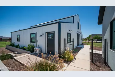 29617 W Eagle Drive, Palo Verde, AZ 85343 - Photo 21