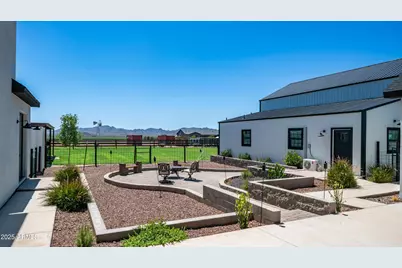 29617 W Eagle Drive, Palo Verde, AZ 85343 - Photo 19