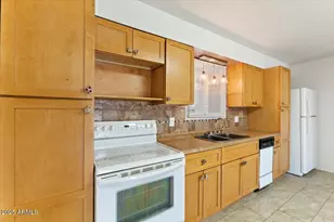 711 E Laurel, Casa Grande, AZ 85122 - Photo 1