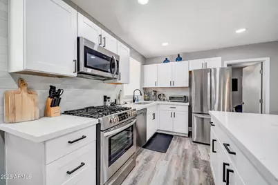 1214 W Highland Avenue, Phoenix, AZ 85013 - Photo 11