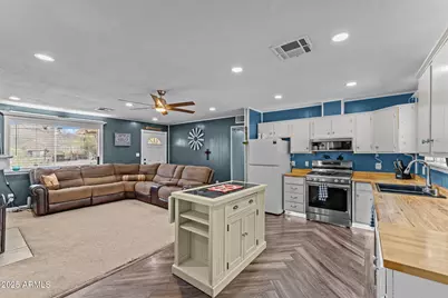 20641 E Squaw Valley Road, Black Canyon City, AZ 85324 - Photo 9