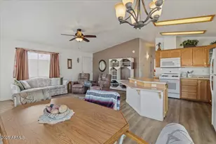 2054 N Thornton Rd, Casa Grande, AZ 85122 - Photo 3