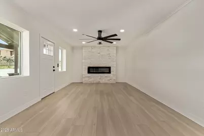 9845 N 15th Avenue, Phoenix, AZ 85021 - Photo 11