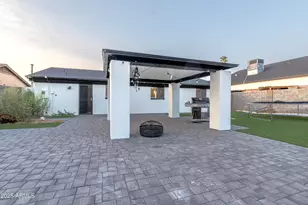 251 W Desert Dr, Phoenix, AZ 85041 - Photo 7