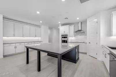 2323 W Pearce Road, Phoenix, AZ 85041 - Photo 9