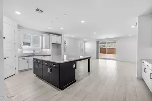 2323 W Pearce Rd, Phoenix, AZ 85041 - Photo 13