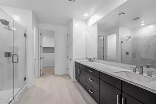 2323 W Pearce Rd, Phoenix, AZ 85041 - Photo 17