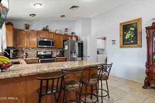 143 W Michelle Dr, Phoenix, AZ 85023 - Photo 9