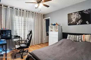 143 W Michelle Dr, Phoenix, AZ 85023 - Photo 15