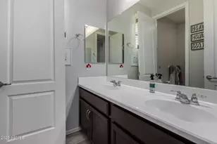 2566 S Betty St, Gilbert, AZ 85295 - Photo 17