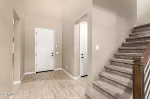 922 W Yellowstone Way, Chandler, AZ 85248 - Photo 3