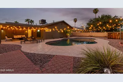 8537 E Clarendon Avenue, Scottsdale, AZ 85251 - Photo 1