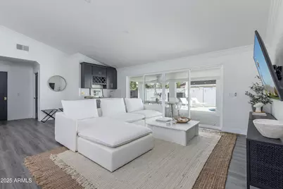 8702 E Clarendon Avenue, Scottsdale, AZ 85251 - Photo 3