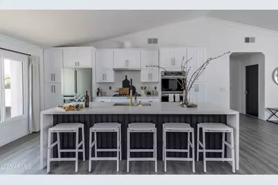 8702 E Clarendon Avenue, Scottsdale, AZ 85251 - Photo 13