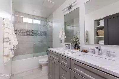 8702 E Clarendon Avenue, Scottsdale, AZ 85251 - Photo 27