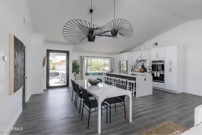 8702 E Clarendon Avenue, Scottsdale, AZ 85251 - Photo 11