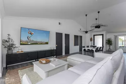 8702 E Clarendon Avenue, Scottsdale, AZ 85251 - Photo 9