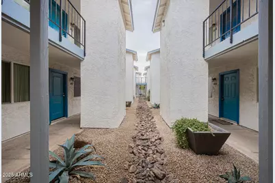 329 N 11th Street #105, Phoenix, AZ 85006 - Photo 1