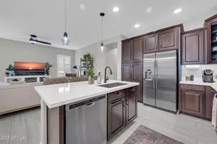 2477 W Market Pl, Chandler, AZ 85248 - Photo 9