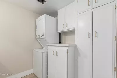 8838 N 8th Street #B12, Phoenix, AZ 85020 - Photo 9