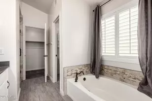 126 S Bay Dr, Gilbert, AZ 85233 - Photo 19