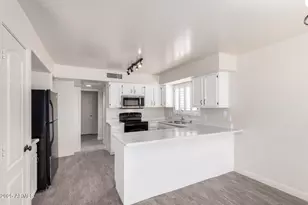 126 S Bay Dr, Gilbert, AZ 85233 - Photo 11