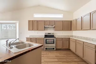 255 S Kingston St, Chandler, AZ 85225 - Photo 17