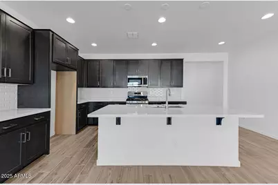 10258 W Crittenden Lane, Avondale, AZ 85392 - Photo 9